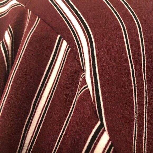 Charlotte Russe burgundy striped crop top blouse back zipper ruffled sleeve L - Picture 10 of 14